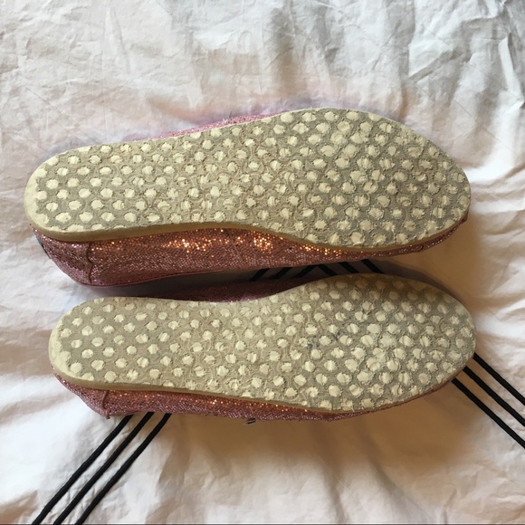 TOMS - Picture 4 of 6